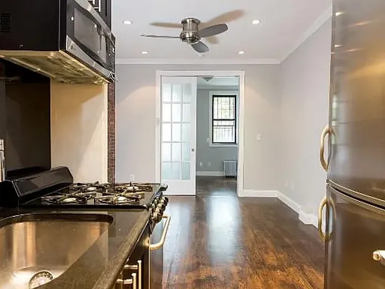 697 10th Ave #2RN — Photo 2