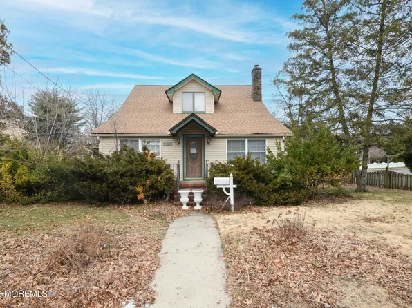 50 Memorial Parkway, Atlantic Highlands, NJ 07716