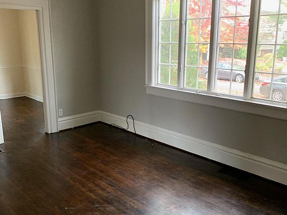 2nd image of 125 E Northwood Ave