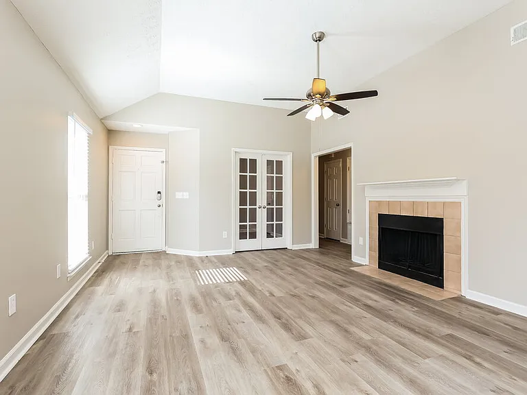 2730 River Bend Dr — Photo 4