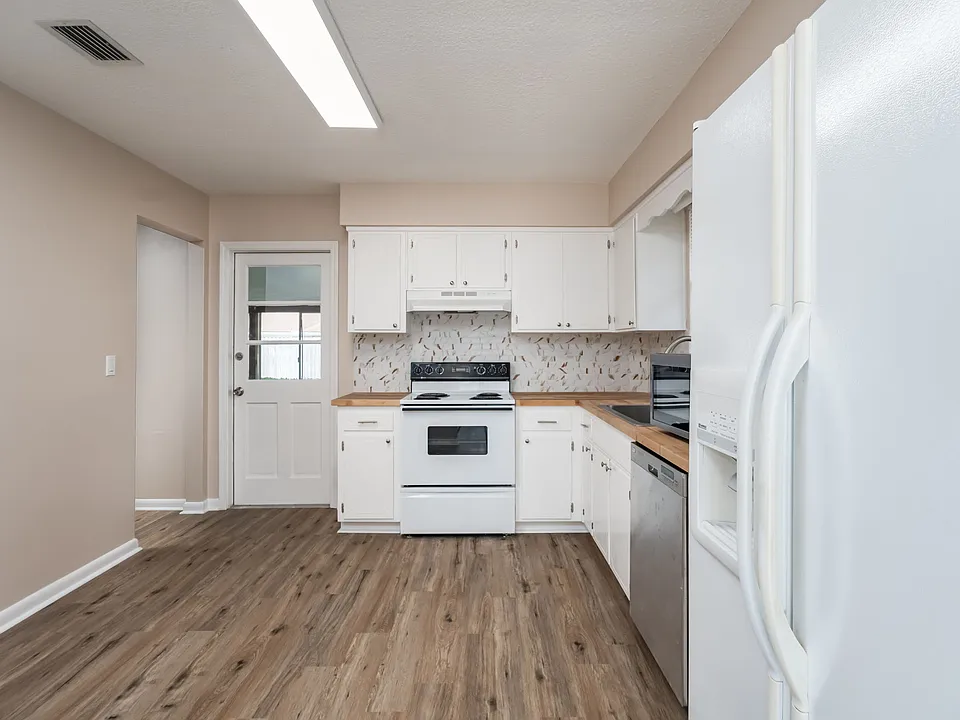 261 Dillon Dr