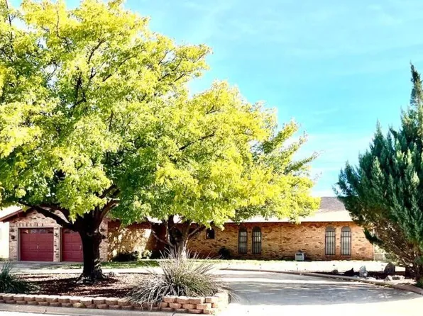 1308 Yonkers St, Plainview, TX 79072