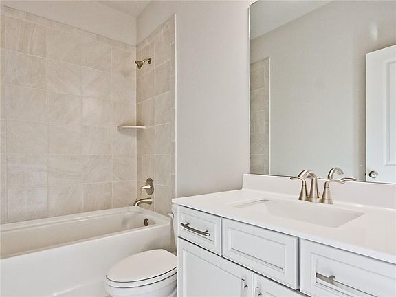 5th image of 113 Lincoln St #724