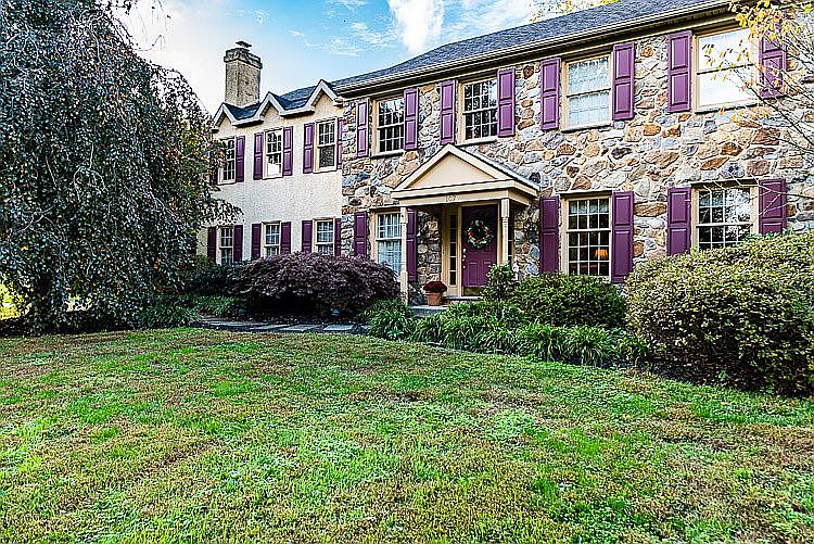 Farmhouse Colonial