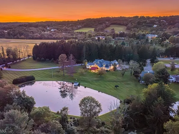 71 E Fox Chase Rd, Mendham Twp., NJ 07931