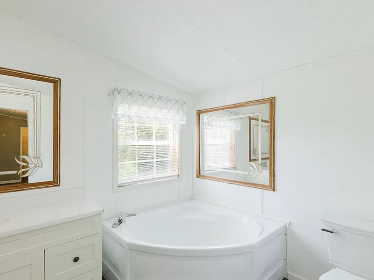 65 Payne Ln — Photo 1
