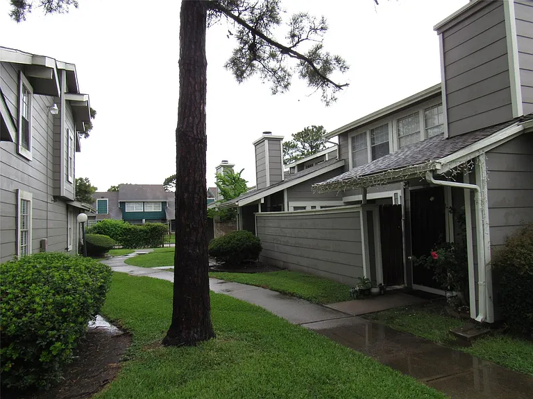 12109 Sandpiper Dr #121 — Photo 5