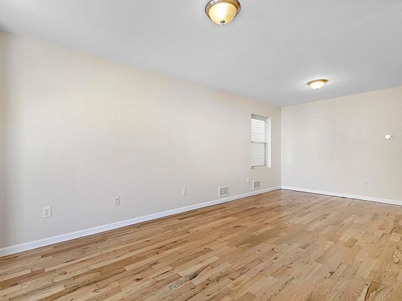 5th image of 47 Gardner Ave #1