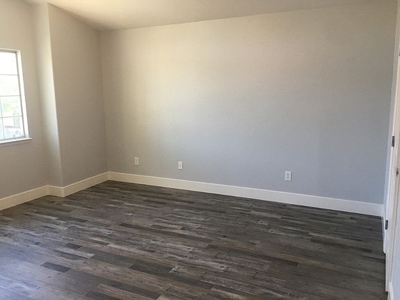 3rd image of 8669 Gossamer Way