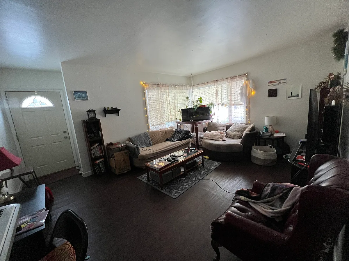 Living room - 1117 12th St S
