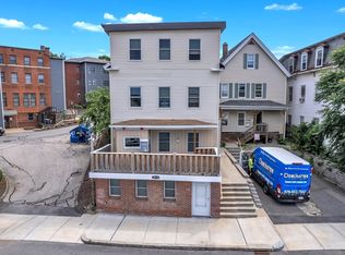 17-17 Ward St #H, Worcester, MA 01610