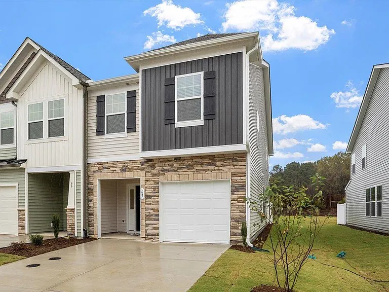 74 Amaryllis Ln — Photo 3