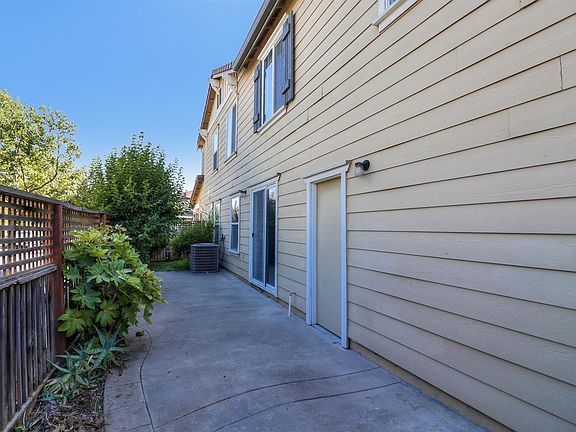 3rd image of 3044 Puffin Cir