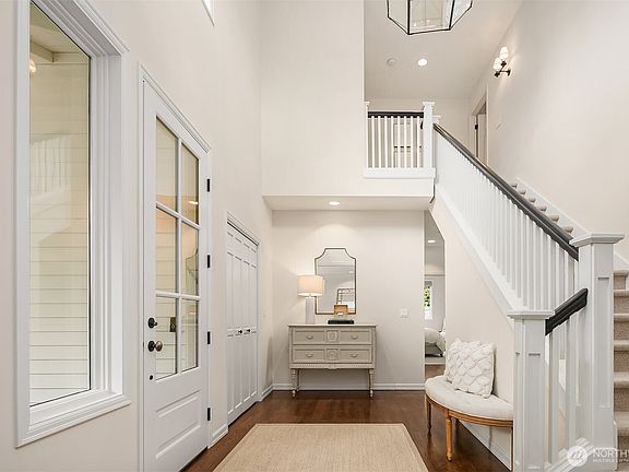 2nd image of 838 Evergreen Point Road