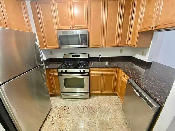 3rd image of 229 E 13th St APT 5D