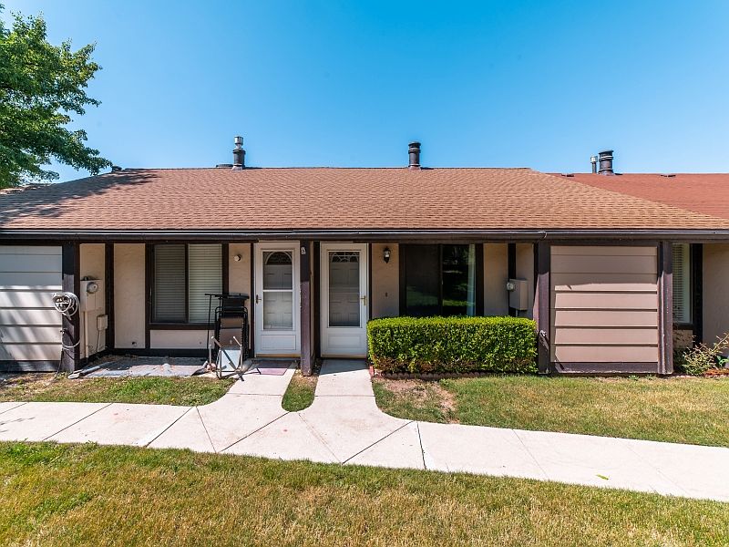 1st image of 2613 W Greyhackle Ln