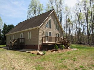 6732 Taylor Woods Ln, Pleasant Garden, NC 27313