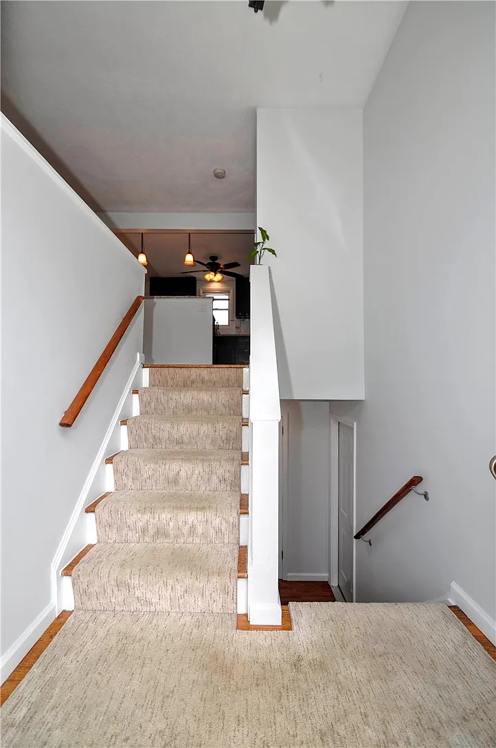 3 bed, 2.5 bath, 1693 sqft, $2,950 — Photo 2
