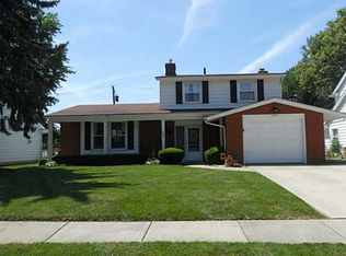 1101 Farmington Rd, Maumee, OH 43537