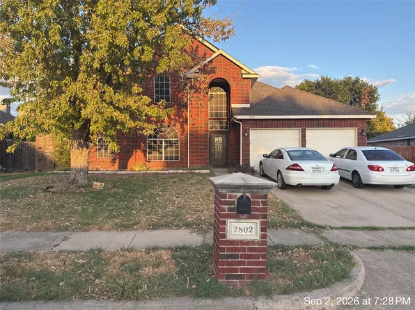 2802 Hollis Dr, Corinth, TX 76210