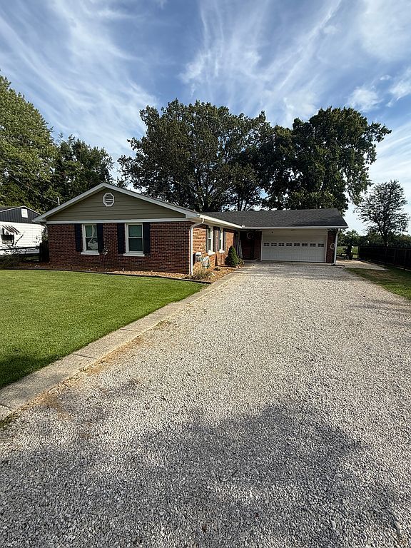 301 E Olive Dr - Property Image