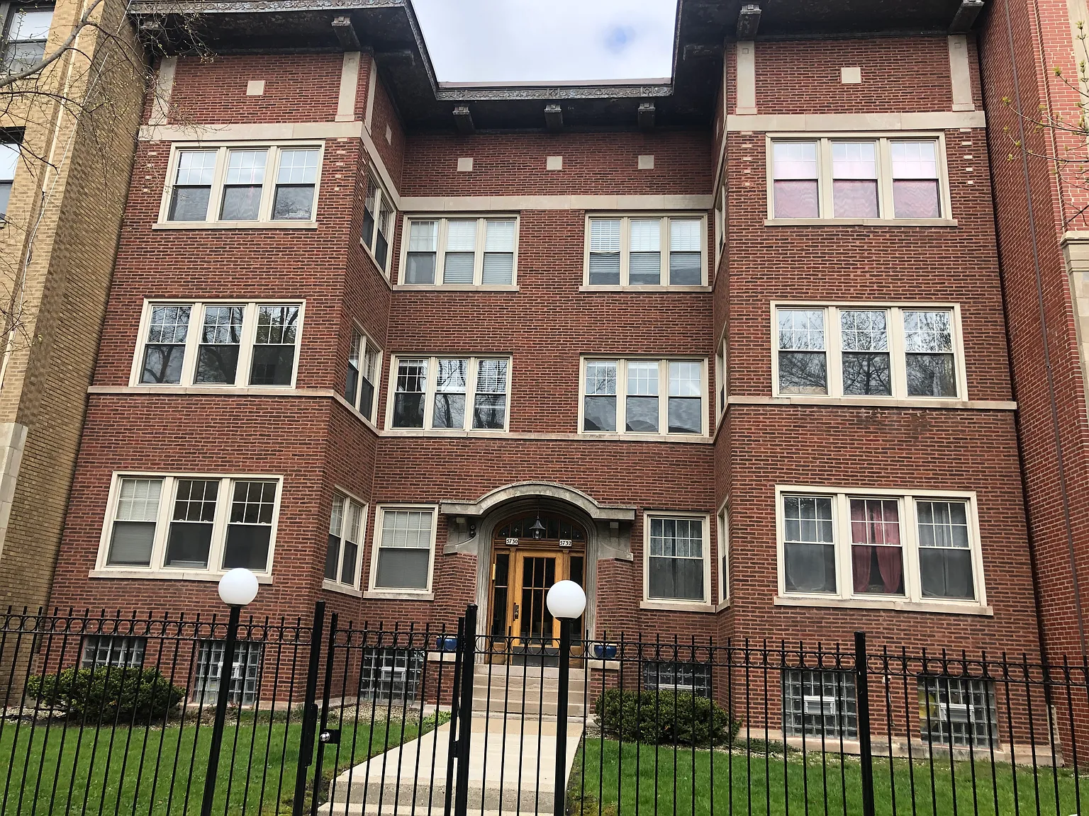 3 bed, 1.5 bath, 1700 sqft, $2,800 — Photo 1