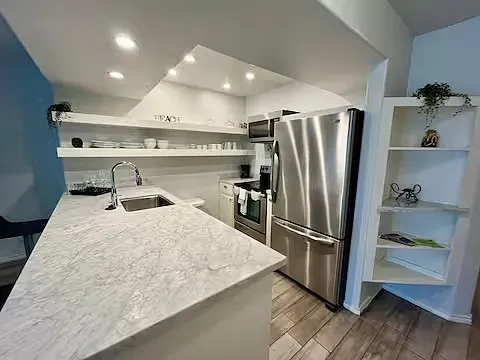 2 bed, 967 sqft, $2,600 — Photo 3
