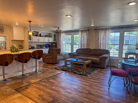 3rd image of 1035 W Jasmine Dr #280