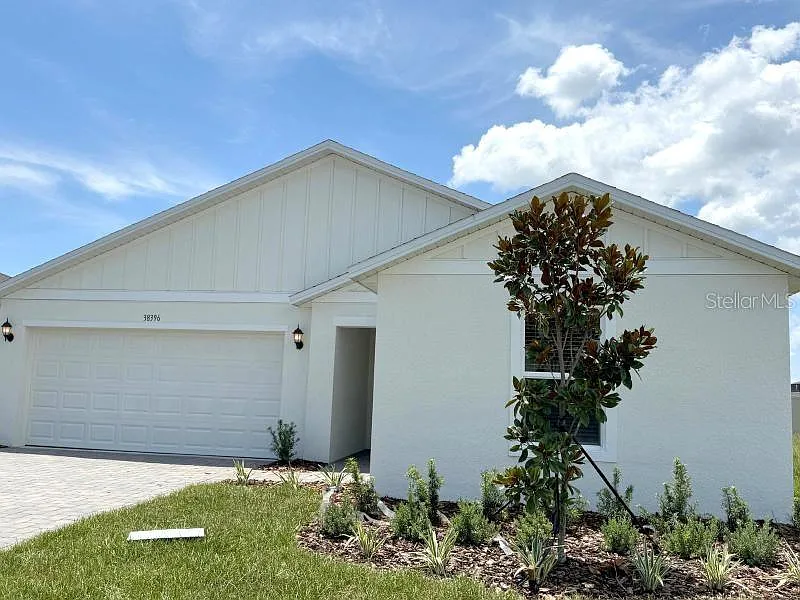4 bed, 2.0 bath, 1824 sqft, $2,600 — Photo 3