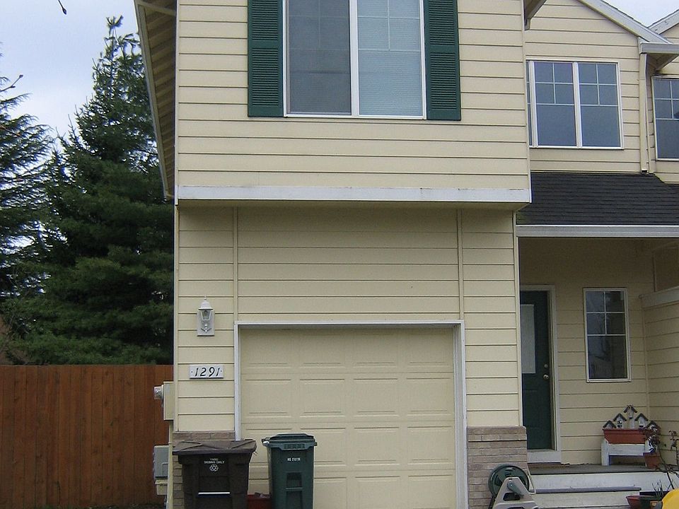 1st image of 1291 NE Birkshire Ct