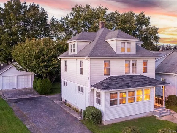 23/25 Neptune Avenue, Norwalk, CT 06854