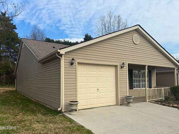 2nd image of 1122 Firethorne Way #2