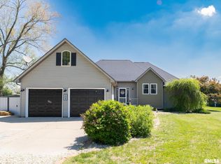 204 Country Dr, Green Valley, IL 61534