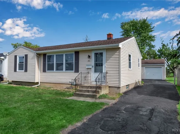 31 Patton Ln, Buffalo, NY 14225