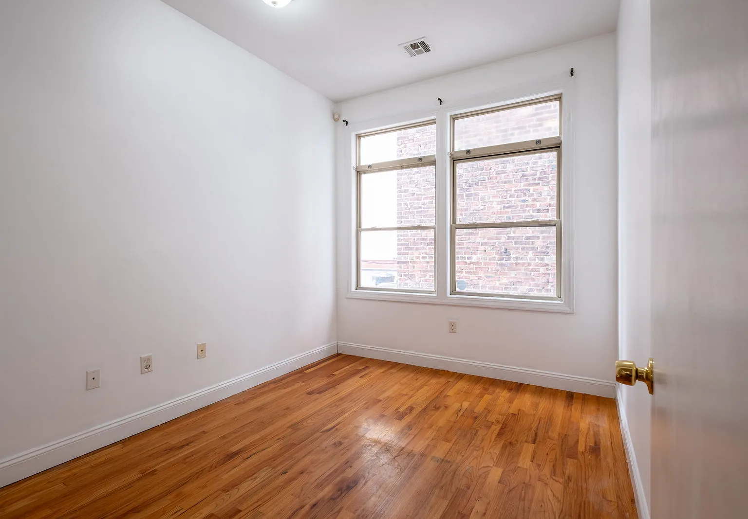 2 bed, 1.0 bath, $2,600 — Photo 4