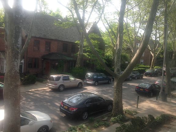 3rd image of 3906 44th St
