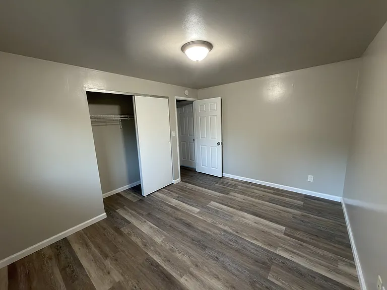 10922 SE 4th St — Photo 9