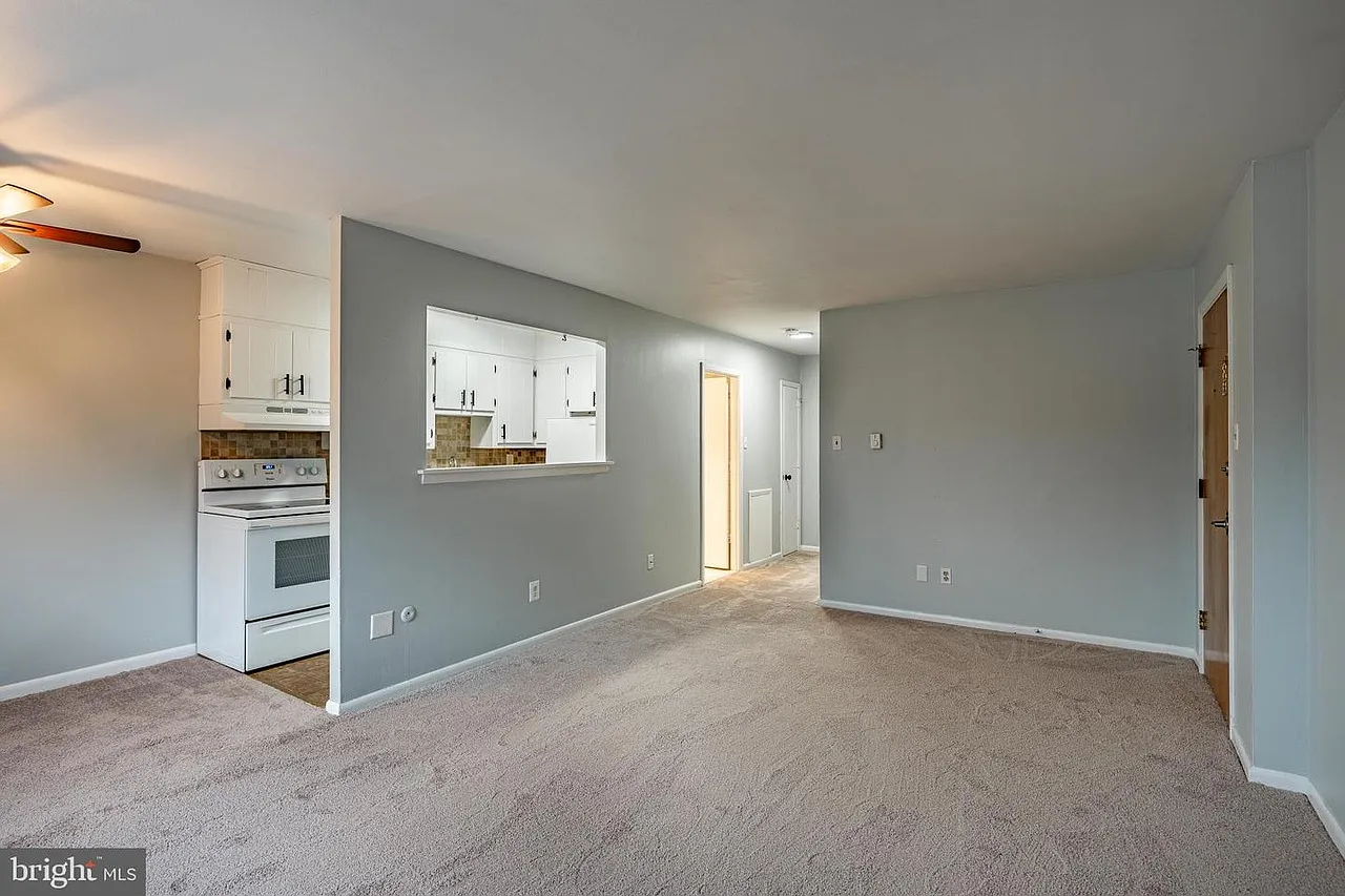 2 bed, 722 sqft, $2,000 — Photo 1
