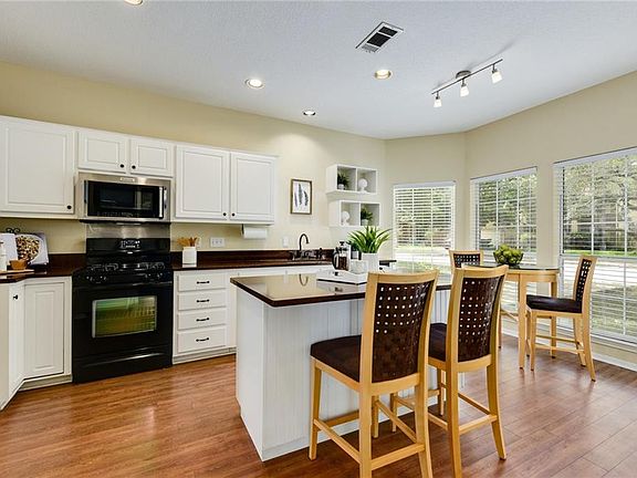 4th image of 2003 Oakview Dr