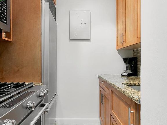 4th image of 225 E 57th St APT 4Q