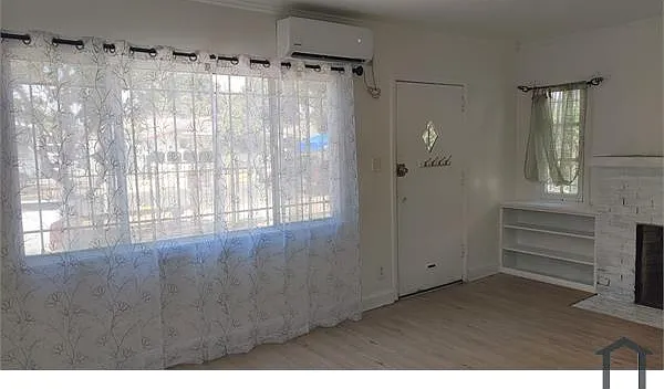 2 bed, 750 sqft, $2,747 — Photo 2