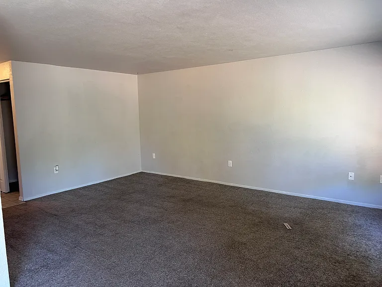 98 N Main St — Photo 8