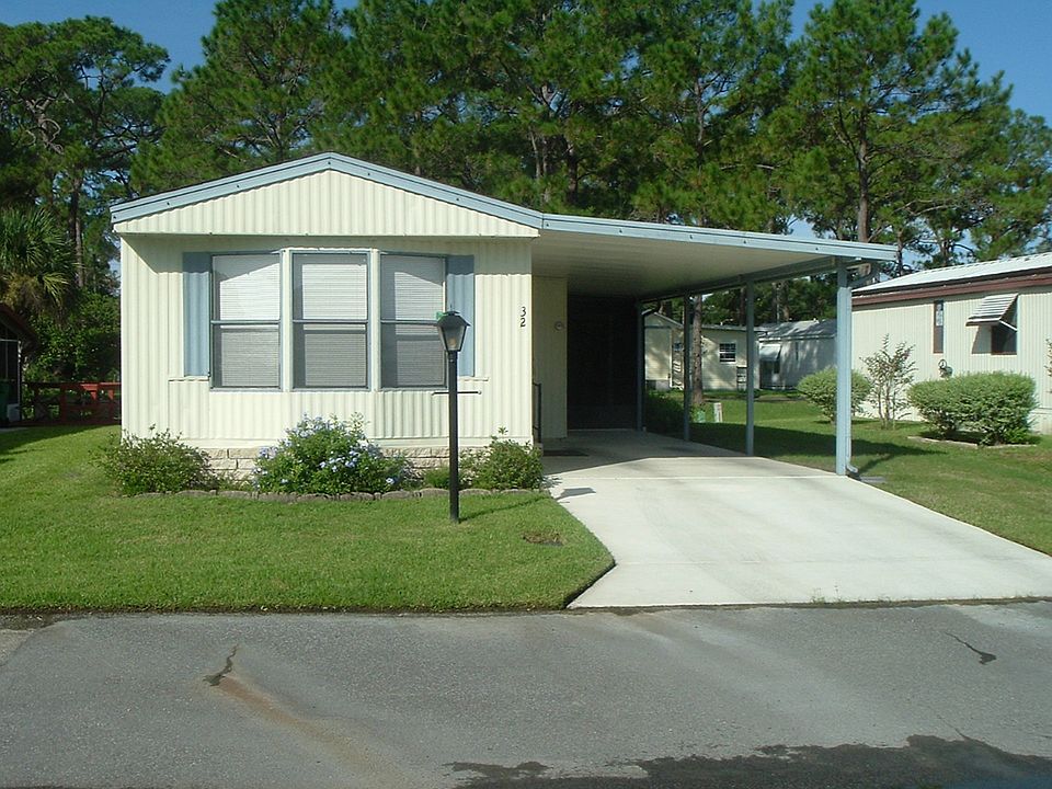 1st image of 32 Royal Dr