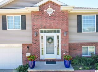 6249 Cornflower Dr, Lincoln, NE 68504