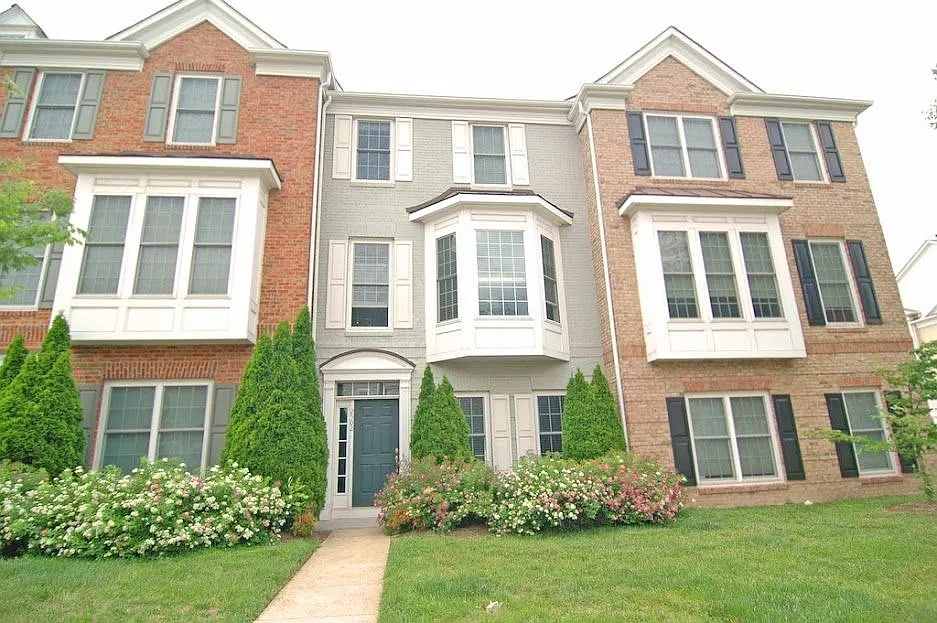 2502 Bronze Stone Pl photo 1