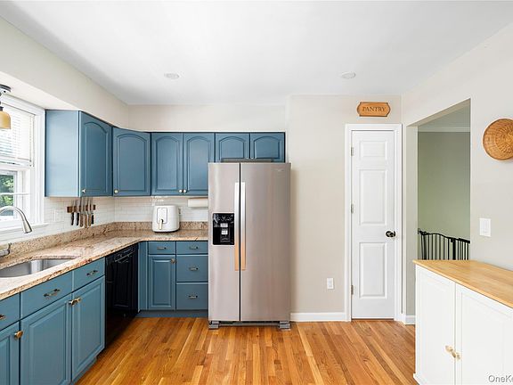 5th image of 30 Ridgeview Avenue