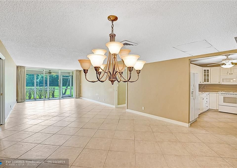 1st image of 4007 N Cypress Dr APT 104