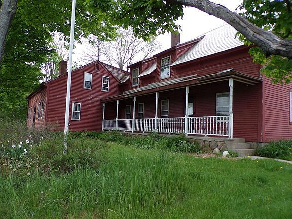 3rd image of 658 Main Street