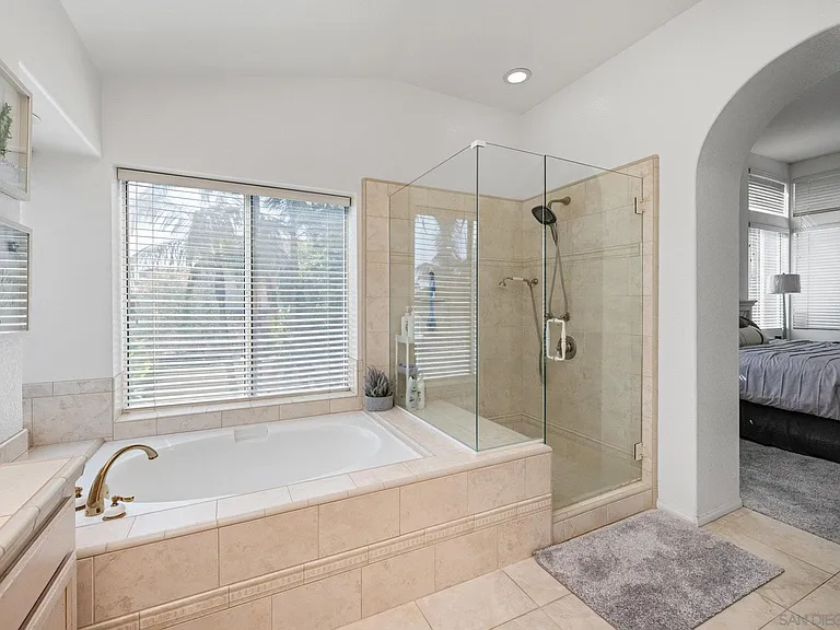623 Dorinda Dr — Photo 7