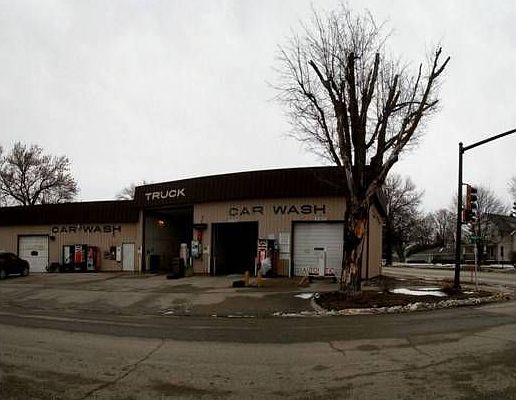 1st image of 102 N Linn Ave
